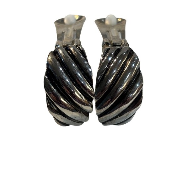 3 pairs Janku Clip-On Earrings - Picture 6 of 9